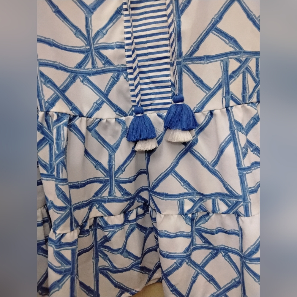Vineyard Vines Blue and White Geometric Women's Top Small - Picture 3 of 5